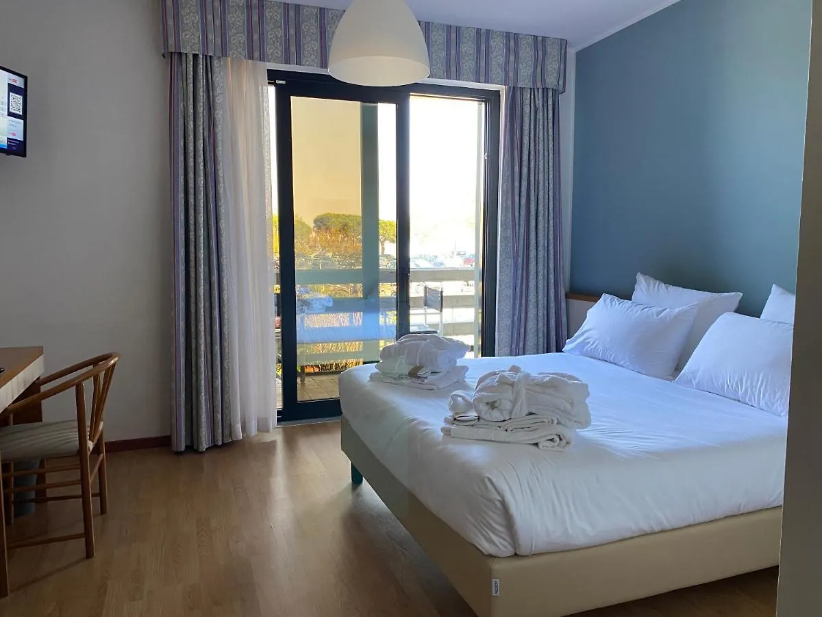 Alevic Hotel Sirmione 4*,