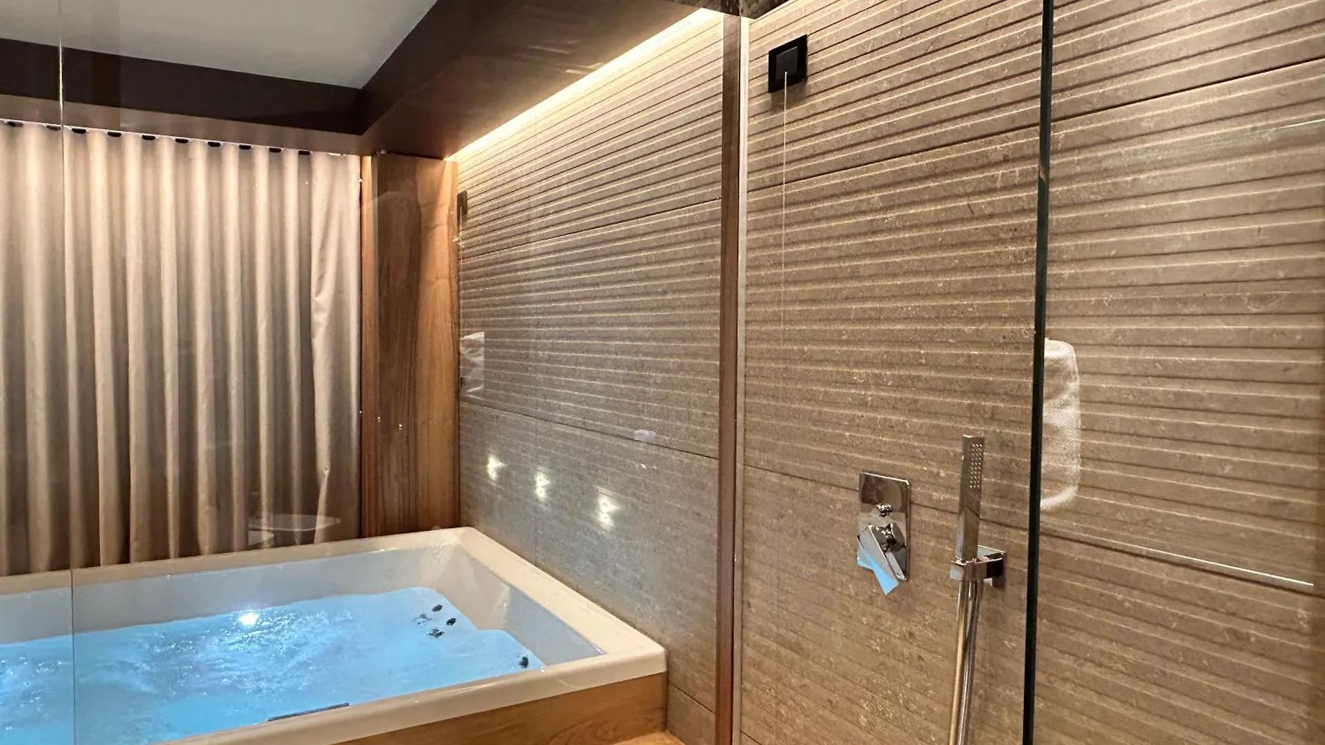Alevic Hotel Sirmione 4*,