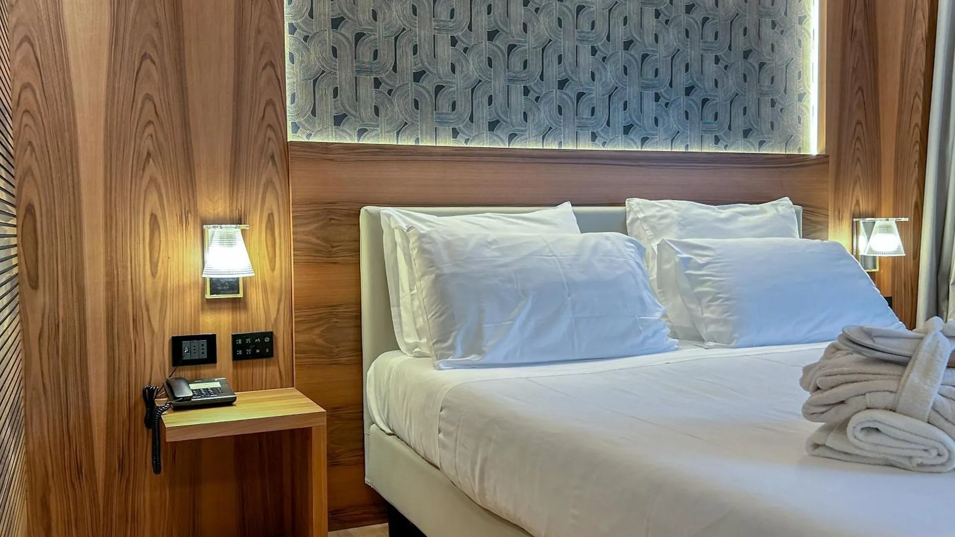 Alevic Hotel Sirmione 4*,  Italy