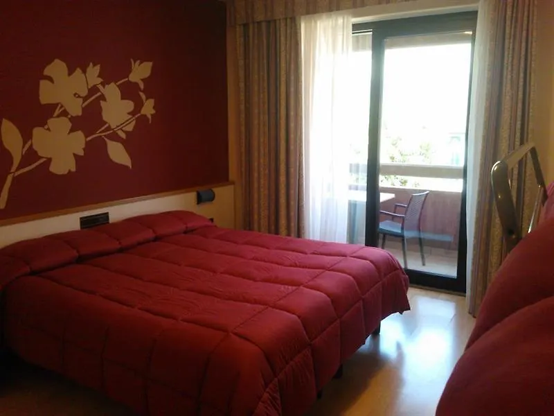 Alevic Hotel Sirmione 4*,